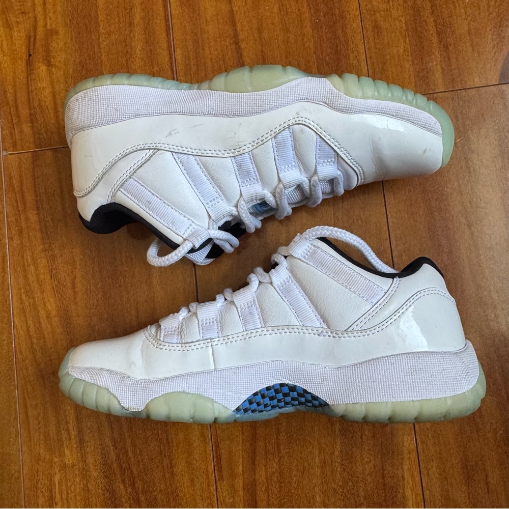 Jordan 11s - Picture 5 of 6